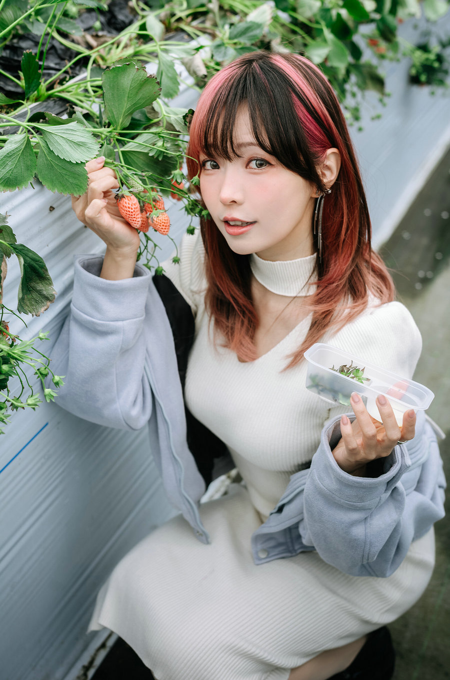 Ely_eee(ElyEE子) - Strawberry Picking Date / 34P2V-128MB / cos萌妹-艺库