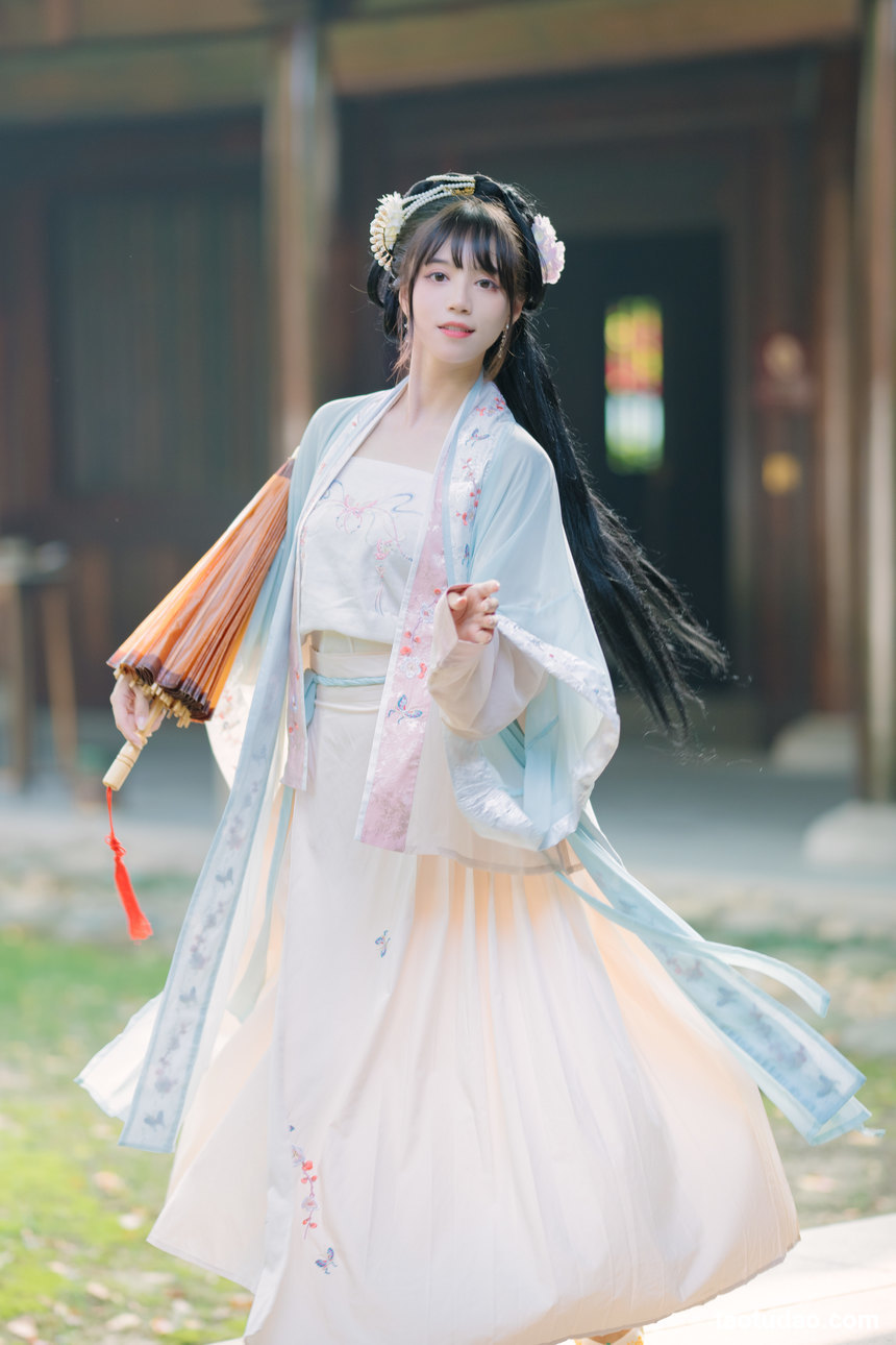 [YITUYU艺图语]2022.06.24 凉夏 小温暖想要个大太阳[22+1P／371MB]-艺库